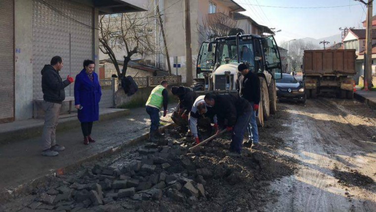 Güneş, Beldemiz Uzun Mehmet Caddesindeki Çalışmaları Yerinde İnceledi