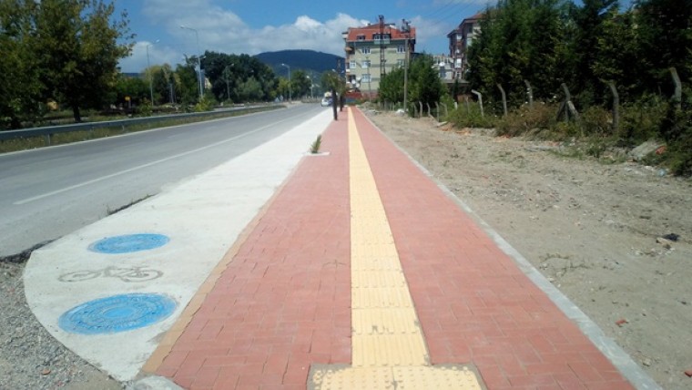 Gazi Ortaokulu Yaya Yolu Çalışmaları Tamamlandı