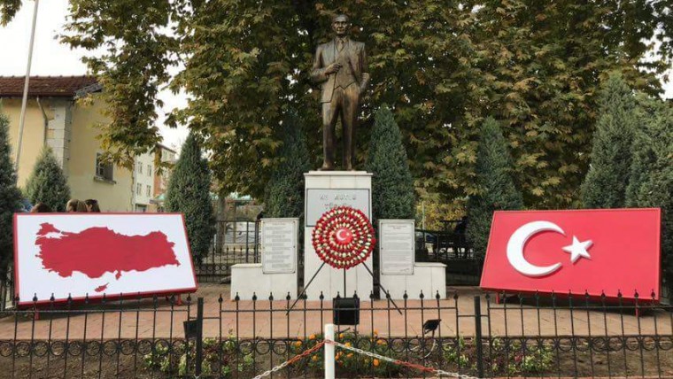 Cumhuriyet Bayramı Öncesi Çelenk Koyma Töreni Yapıldı