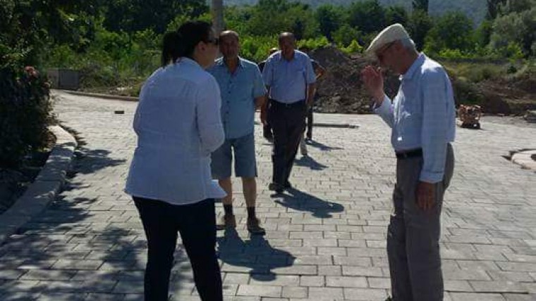 Başkan Güneş, Taş Döşeme İşi Büyük Bir Hızla Devam Ediyor