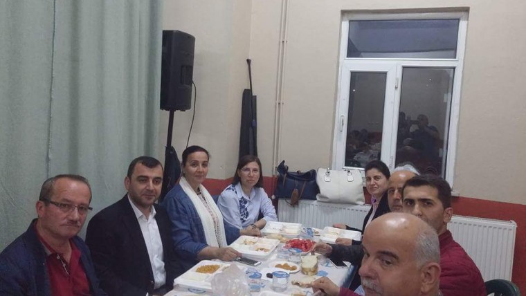 Güneş Nebioğlu'nda iftar yemeğinde